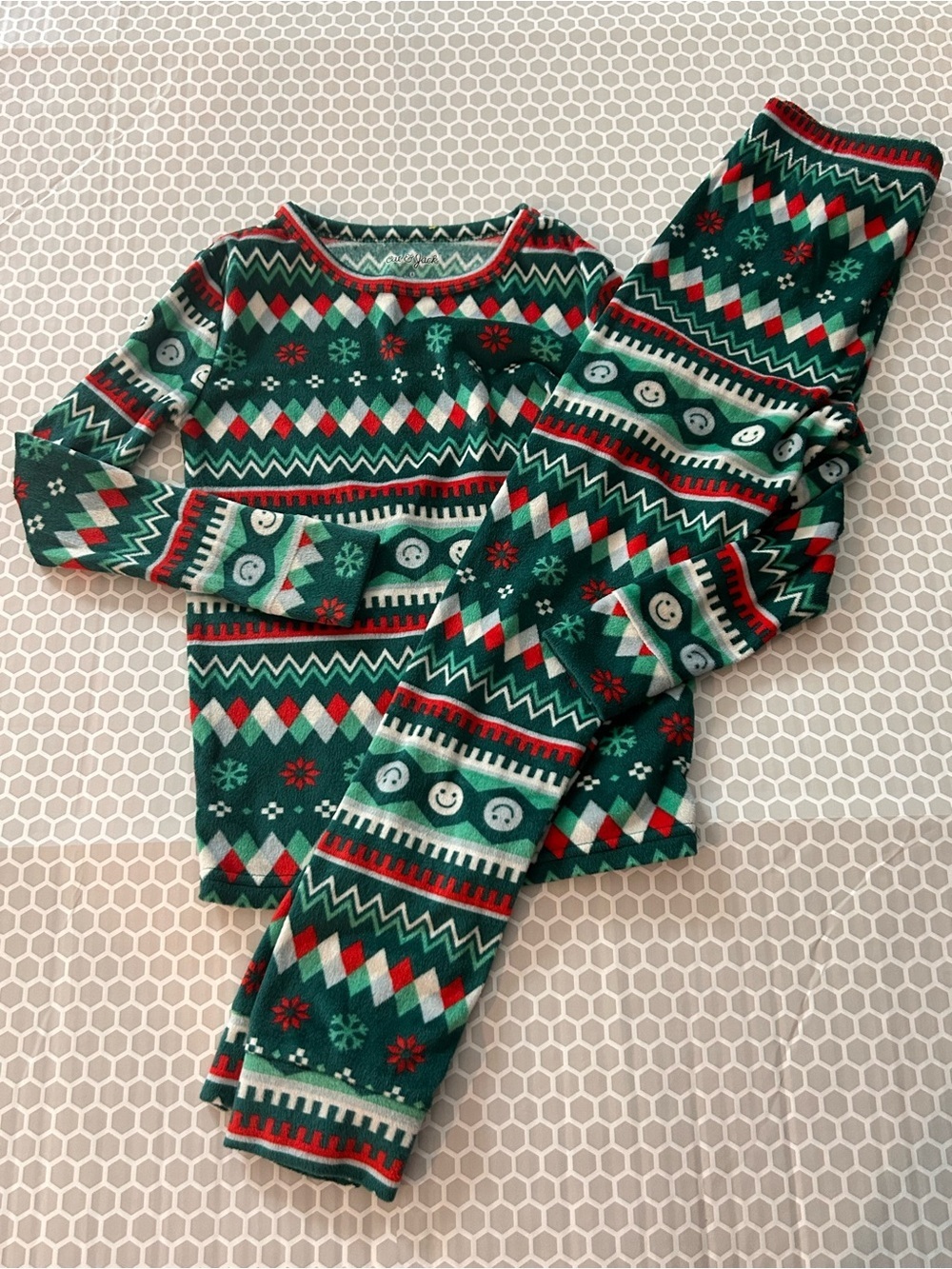Cat & Jack Green Fair Isle Pajama Set with Red, White Size 8